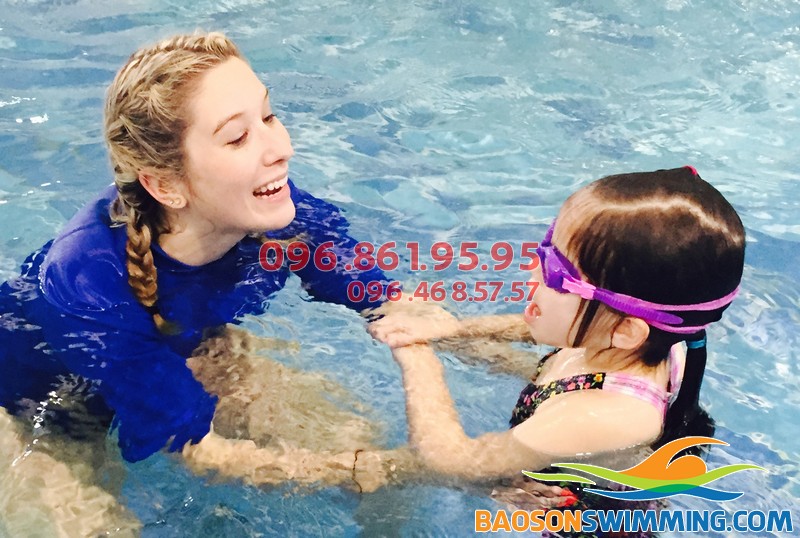 Chia sẻ bí quyết chọn lớp học bơi tốt cho trẻ