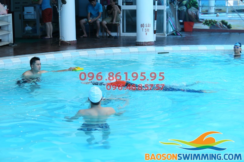Học bơi bể bơi Bảo Sơn giúp trẻ có một cột sống khỏe mạnh tự nhiên