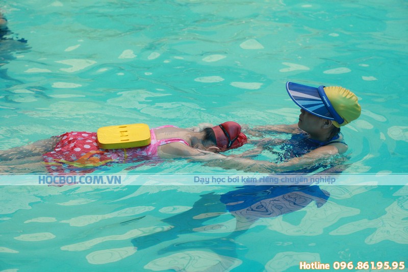 Tại sao nên chọn học bơi kèm riêng tại Bảo Sơn Swimming?