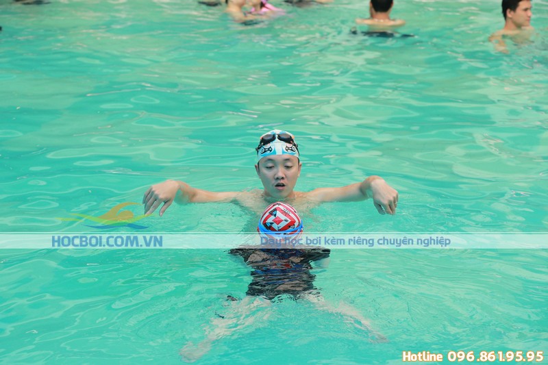 Ưu điểm của lớp học bơi cho trẻ em tại bể bơi Bảo Sơn