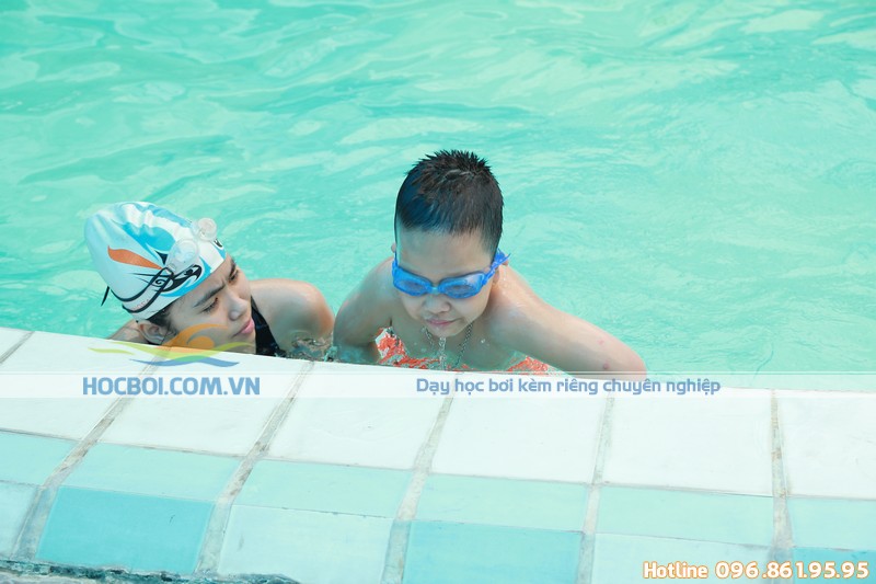 Giá vé bể bơi khách sạn Bảo Sơn