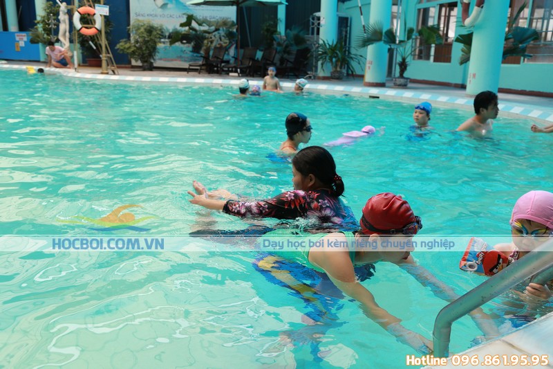 Bể bơi khách sạn Bảo Sơn – Địa điểm học bơi thú vị