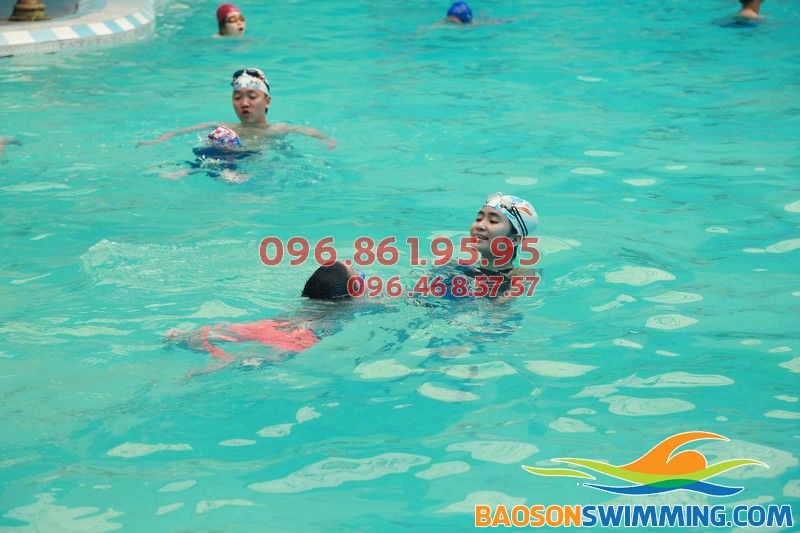 Lớp học bơi mùa hè cho trẻ tại Bảo Sơn Swimming