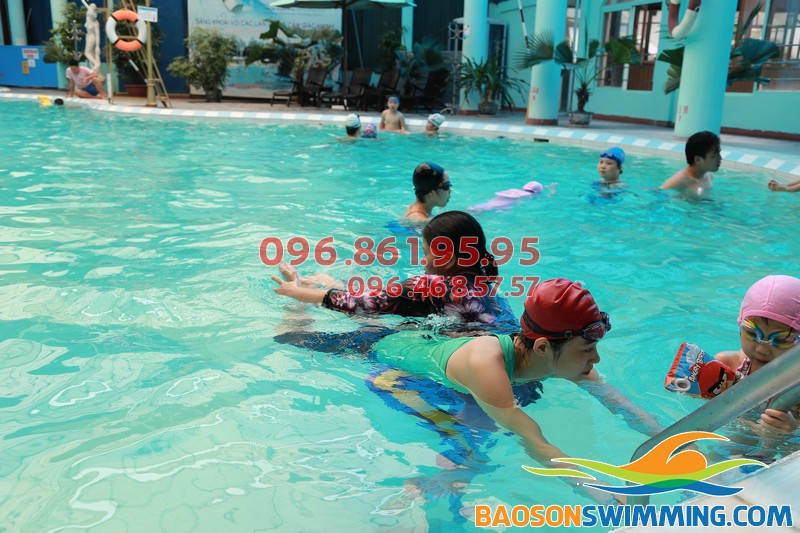 Lớp học bơi cho dân văn phòng tại Bảo Sơn Swimming