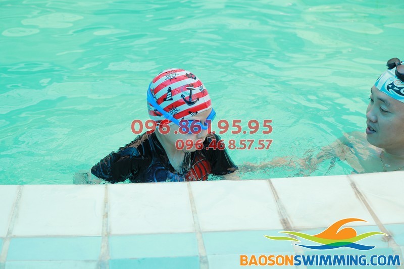 Khám phá tuyệt chiêu dạy học bơi không sợ nước của Bảo Sơn Swimming