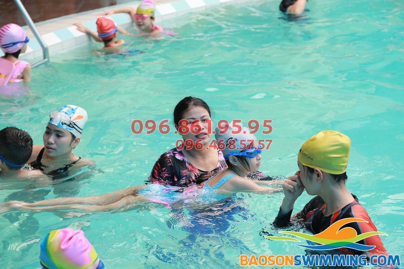 Gợi ý lớp học bơi trẻ em giá rẻ, chất lượng nhất Hà Nội