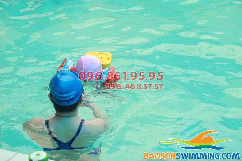 Review chất lượng lớp học bơi cho trẻ em bể Bảo Sơn