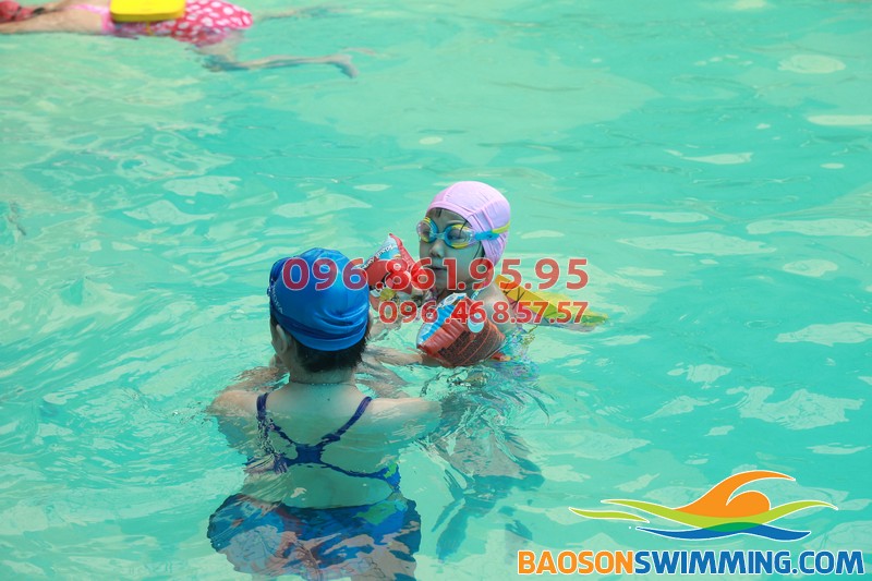 Review chất lượng lớp học bơi cho trẻ em bể Bảo Sơn