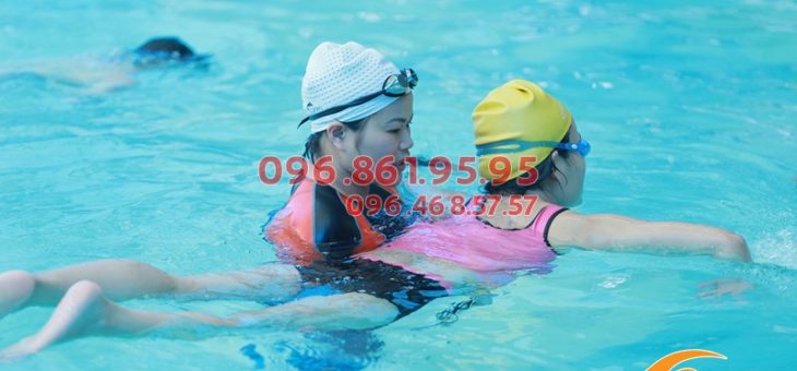 Các lớp học bơi mùa đông 2018 ở bể bơi bốn mùa khách sạn Bảo Sơn