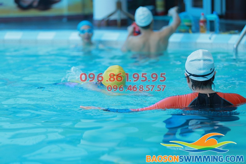 Trung tậm dạy học bơi mùa đông kèm riêng ở bể bơi khách sạn Bảo Sơn