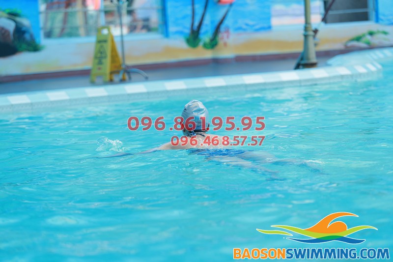 Trung tâm dạy học bơi mùa đông bể bơi khách sạn Bảo Sơn giá rẻ, uy tín