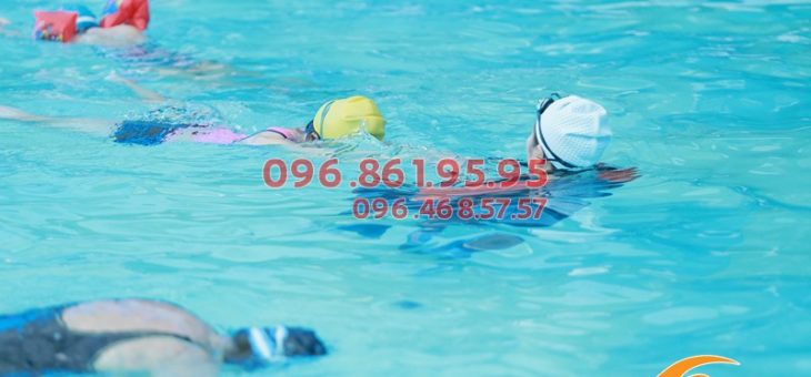 Lớp học bơi mùa đông bể bơi khách sạn Bảo Sơn cho trẻ từ 4 đến 5 tuổi