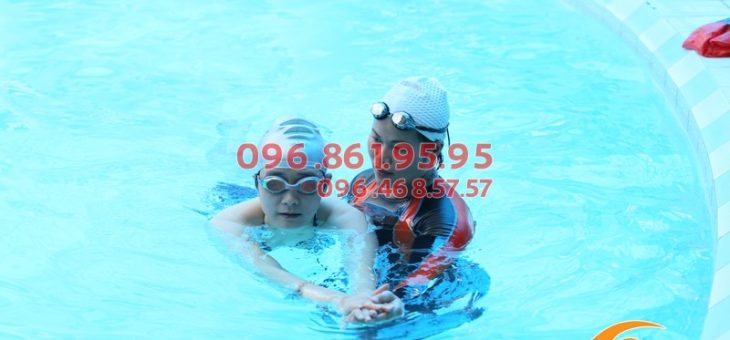 Trải nghiệm khóa học bơi mùa đông giá rẻ tại bể bơi Bảo Sơn