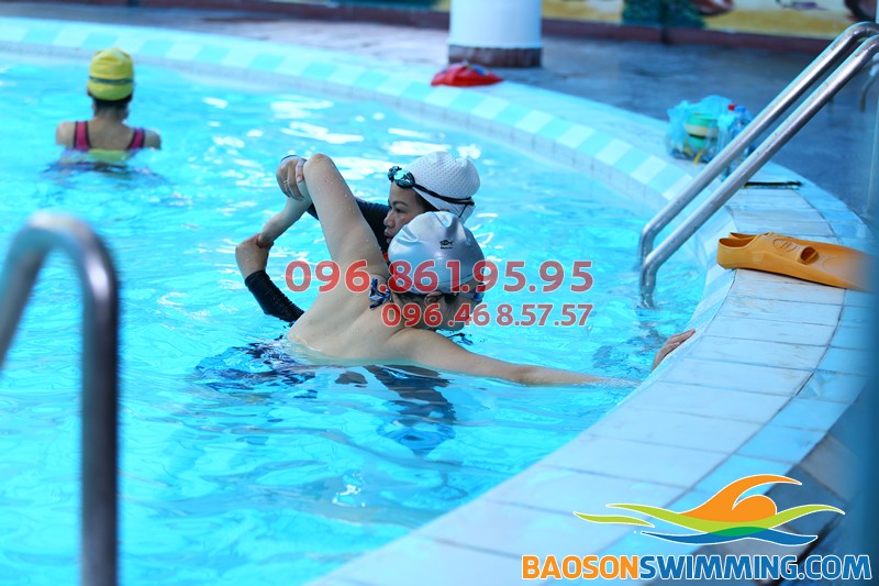 Học bơi Bảo Sơn 2018 - Thông tin lớp dạy học bơi cho người lớn
