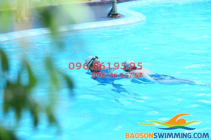 Các lớp học bơi nâng cao kèm riêng cho người lớn ở bể bơi Bảo Sơn