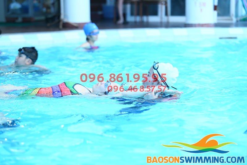 Dạy bơi chuyên nghiệp khách sạn Bảo Sơn chuyên nghiệp, cam kết bơi thành thạo