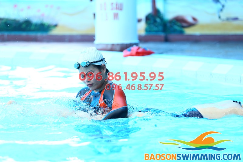 Lớp dạy bơi cho người mới học hè 2018 - Trung tâm dạy bơi chuyên nghiệp Bảo Sơn Swimming